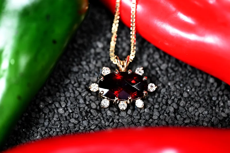 diamond ladies necklace-10.26CT GARNET AND DIAMOND NECKLACE