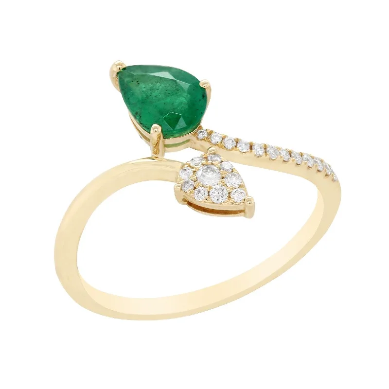 emerald-cut ladies ring-YELLOW GOLD FASHION RING WITH PEAR SHAPED EMERALD AND 22 ROUND DIAMONDS, .12 CT TW