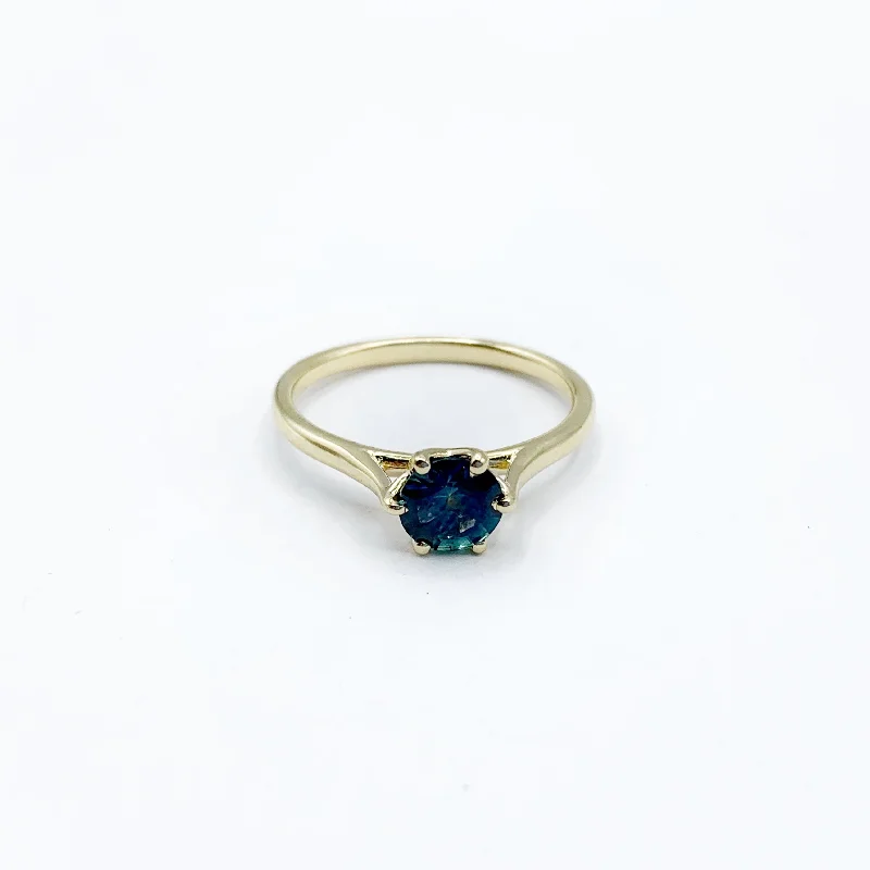 elegant ladies ring-Sapphire Solitaire on a Golden Band