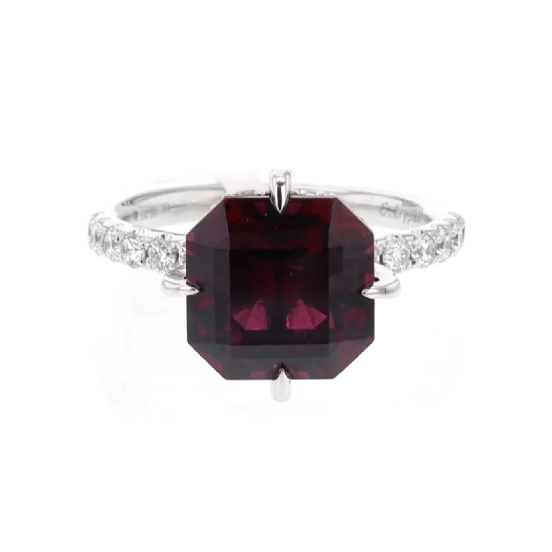 oval engagement ring for women-Garnet & Diamond Ring