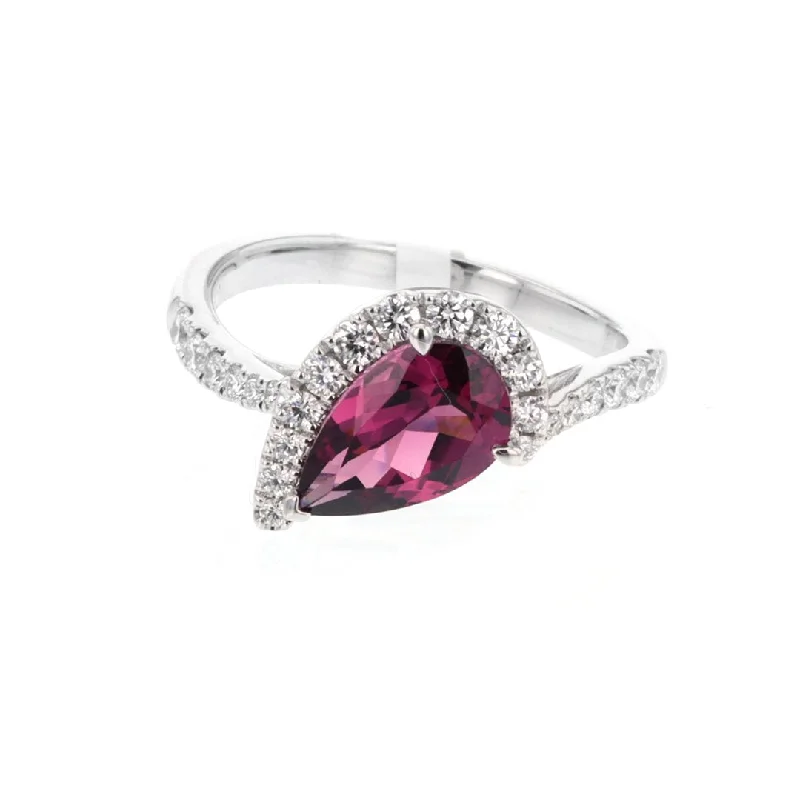 ruby engagement ring for women-Garnet & Diamond Ring