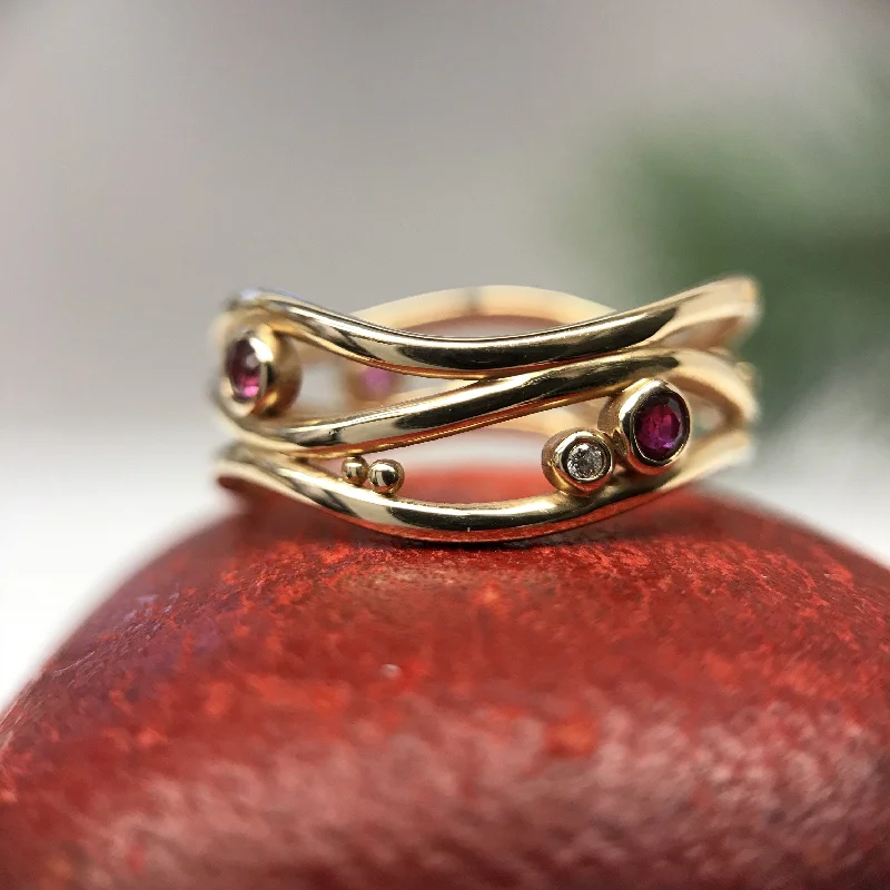 heart-shaped ladies ring-Bostonian Makes Waves